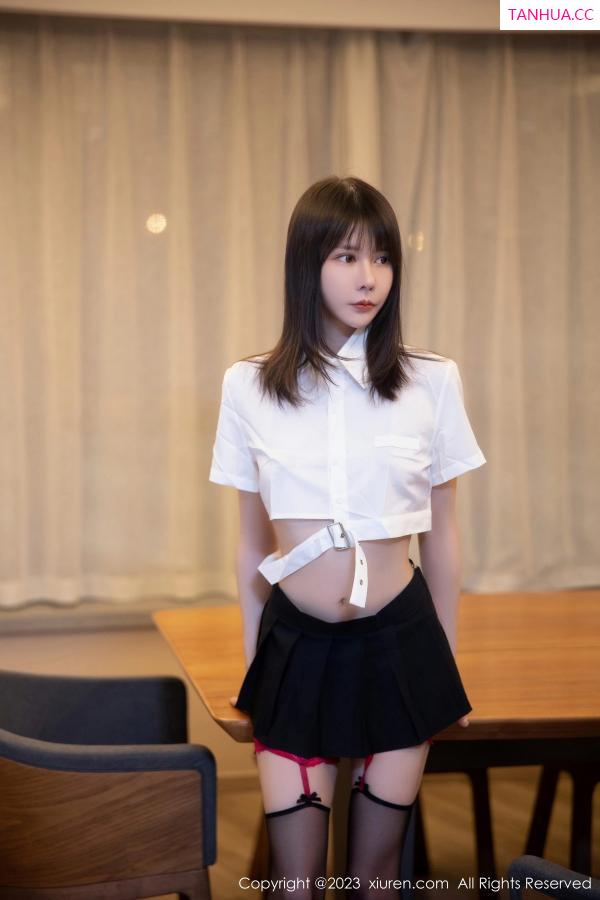   [XiuRen]高清写真图 2023.06.06 No.6862 甜佳佳 黑丝美腿第18张图片